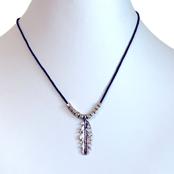 Jewelry - BOHO Style Leaf Choker Necklace